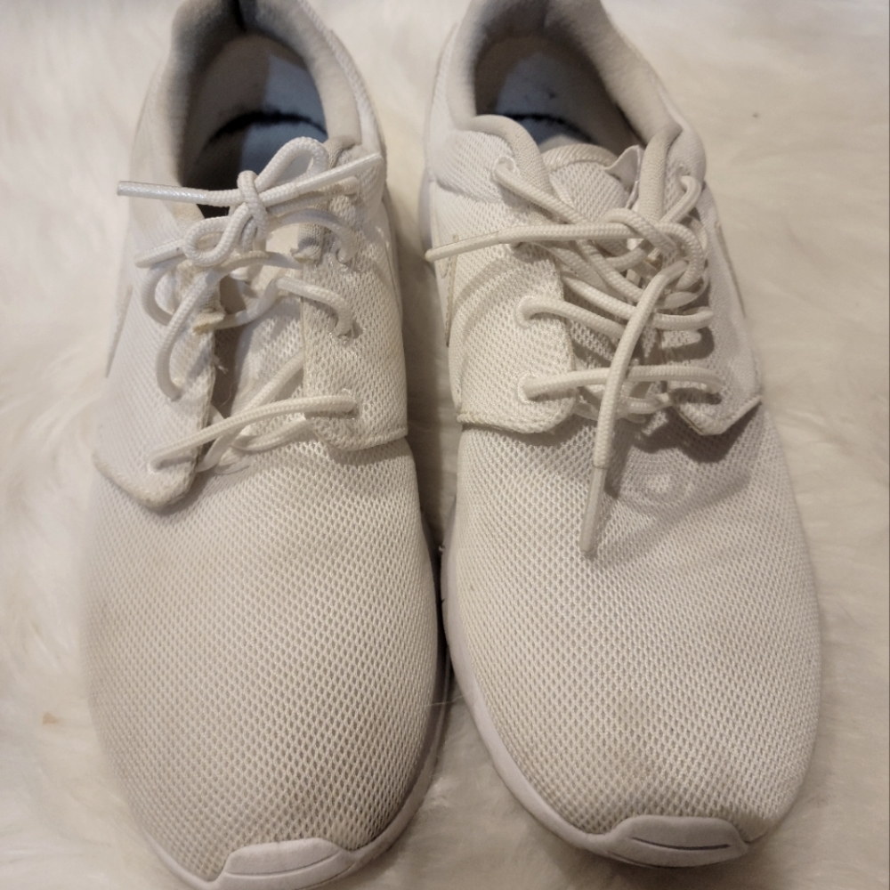 Womens nike Roche (authentic)